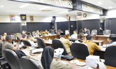 Komisi I DPRD Pekanbaru Gelar Rapat Khusus dengan Bapemperda, Bahas Ranperda Inisiatif Jaringan Kabel