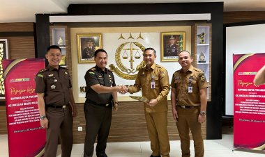 Berhasil Selesaikan Piutang Pajak Daerah Milyaran Rupiah, Kabapenda Ucapkan Terima kasih atas Bantuan Hukum dari Kajari Pekanbaru