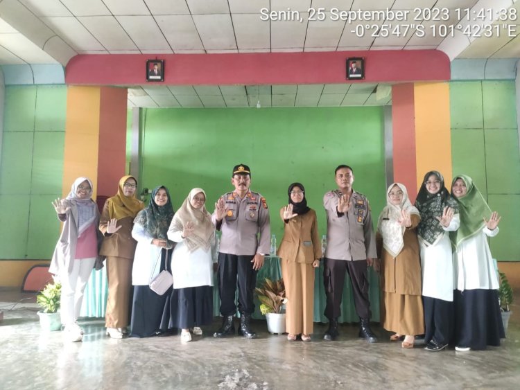 Cegah Perundungan Anak di Lingkungan Sekolah, Polsek Kuantan Hilir Sosialisasi di Sekolah