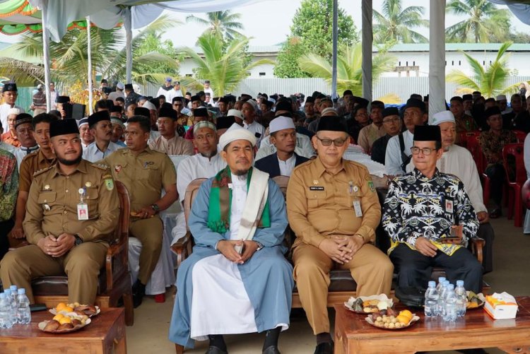 Wabup Rohil Hadiri Wisuda Pertama Santri Ponpes AS Sunnah