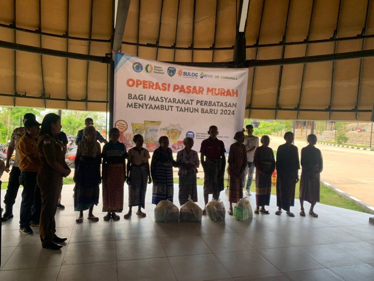 Pos Napan Satgas Yonkav 6/Naga Karimata Ikut Hadir Dalam Operasi Pasar Murah Bagi Masyarakat yang Ada Di Sekitar PLBN Dalam Menyambut Tahun Baru 2024