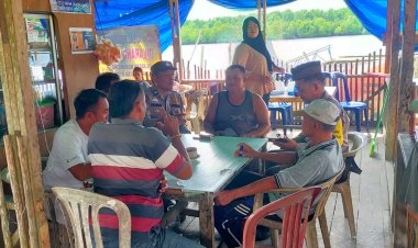 Kanit Bimas Polsek Teluk Belengkong, Aiptu F. Nainggolan, Giat Menyosialisasikan Pemilu Damai di Desa Sakarotan, Kecamatan Teluk Belengkong