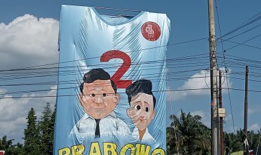 "Luar Biasa! Baju Gemoy Raksasa Berkibar dan Diresmikan di Kandis"