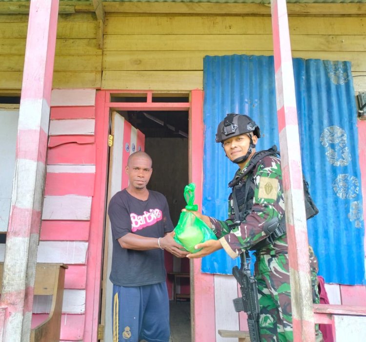 Satgas Yonif 623 Membantu Ringankan Beban Warga Papua dengan Distribusi Sembako