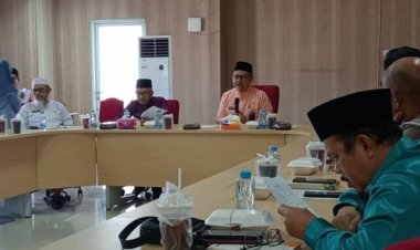 Asisten I Pimpin Rapat Persiapan Keberangkatan CJH Rohil Tahun 2024