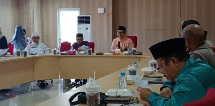 Asisten I Pimpin Rapat Persiapan Keberangkatan CJH Rohil Tahun 2024