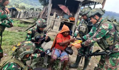 Yonif Mobile 323 Buaya Putih Berikan Pelayanan Kesehatan Hingga ke Pelosok