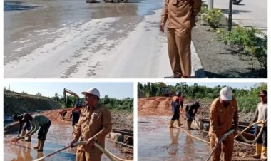 DLH Rokan Hilir Terus Berupaya Jaga Kebersihan Ibu Kota Meski Diterjang Banjir