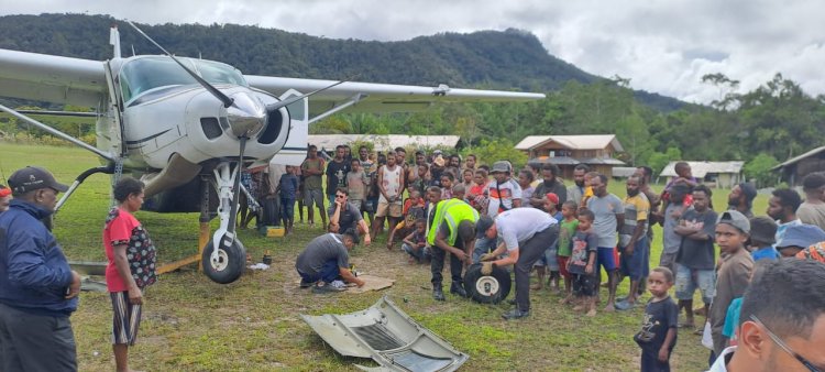 Insiden Ban Pecah, Satgas Yonif 641/Bru Amankan Pesawat Susi Air di Bandara Apalapsili
