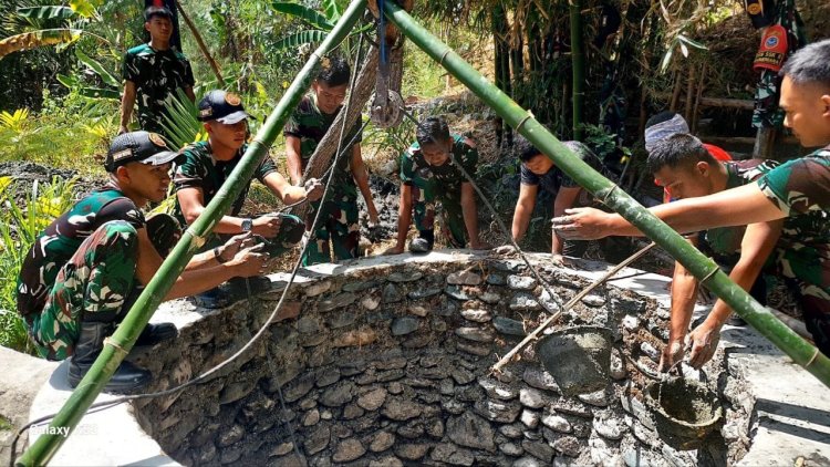 Satgas Pamtas RI-RDTL Sektor Barat Yonarhanud 15/DBY Bantu Warga Desa Haumeniana Atasi Krisis Air Bersih