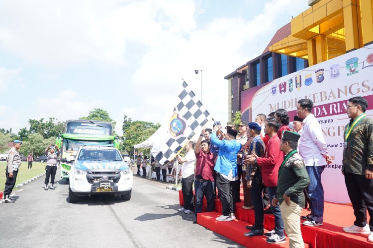Polda Riau Bersama Cipayung Plus Lepas Peserta Mudik Gratis Kebangsaan.