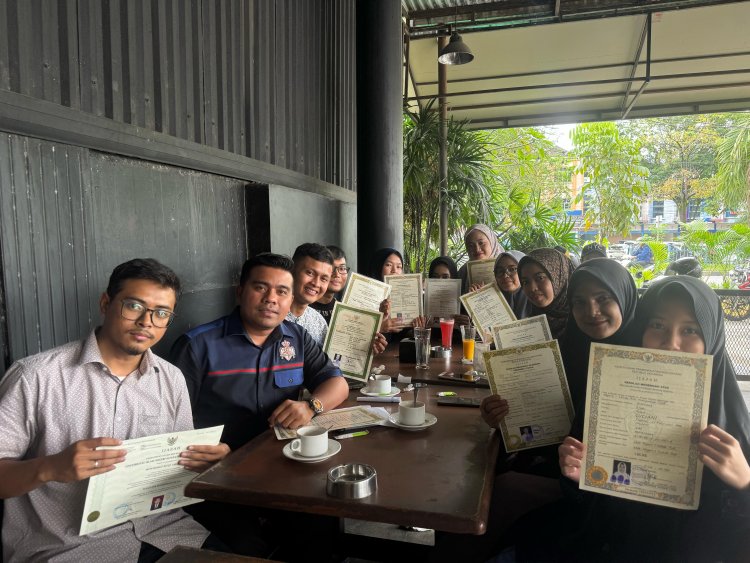 Sempat Ditahan Sekolah dan Susah Nyari Kerja,  Ijazah 14 Mantan Guru di Pekanbaru Akhirnya Dikembalikan