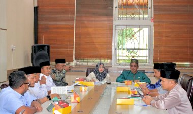 Bupati Siak dan DLHK Riau Bahas Konflik Lahan Kampung