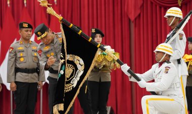 Polda Riau Gelar Upacara Pemuliaan Nilai-Nilai Luhur Tribrata dan Pencucian Pataka “Tuah Sakti Hamba Negeri"