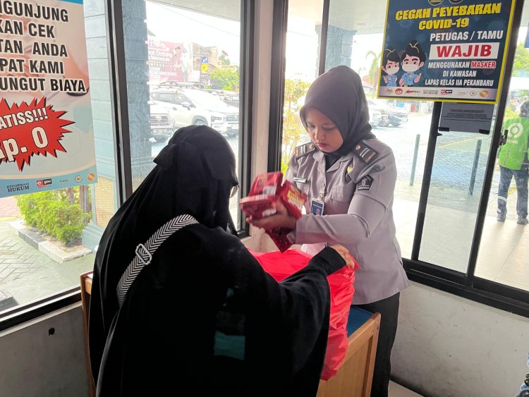 Tingkatkan Deteksi Dini Penyelundupan, Lapas Pekanbaru Lakukan Penggeledahan Pengunjung dan Barang Bawaan