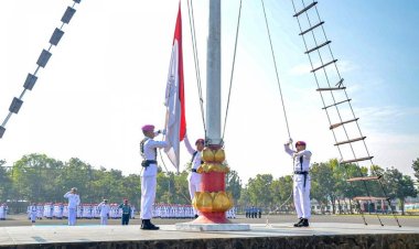 Prajurit Yonif 1 Marinir Ikuti Upacara HUT ke-80 RI di Brigif 2 Sidoarjo