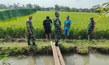 Babinsa Sragen Pastikan Irigasi Lancar, Dukung Ketahanan Pangan Nasional