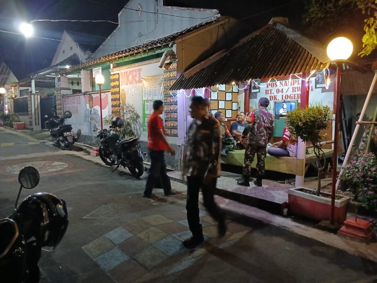 Sinergi TNI, FKPPI, dan Linmas Jaga Kamtibmas Mojosongo Lewat Patroli Malam