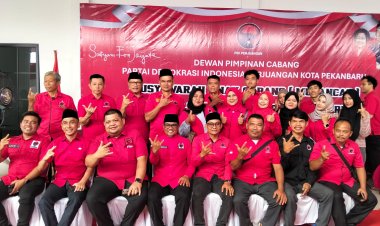 Neldi Saputra “Ombak” Resmi Pimpin PAC PDI Perjuangan Marpoyan Damai