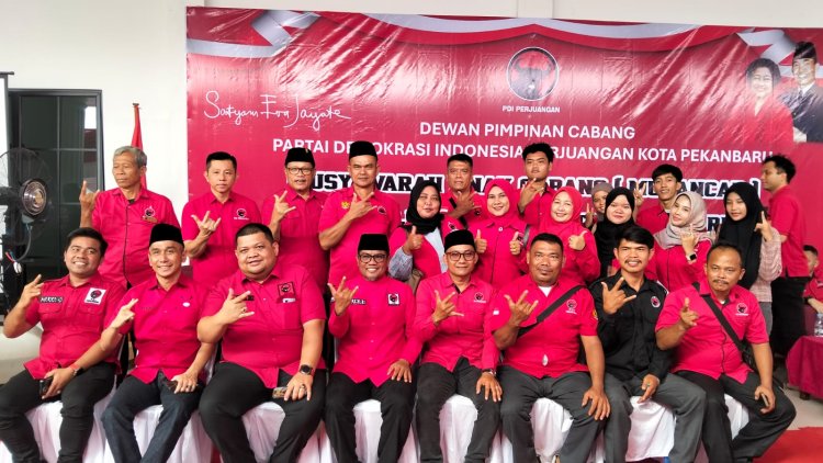 Neldi Saputra “Ombak” Resmi Pimpin PAC PDI Perjuangan Marpoyan Damai